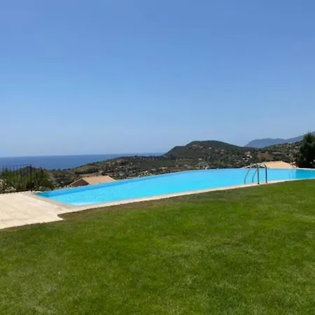 The Refuge On The Sea... Holiday home *